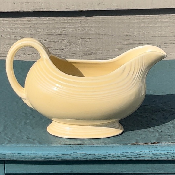Fiesta Vintage Yellow Gravy Boat - Picture 1 of 7